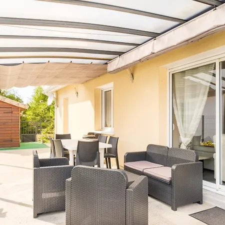 Charmante Maison Avec Piscine Apartmán