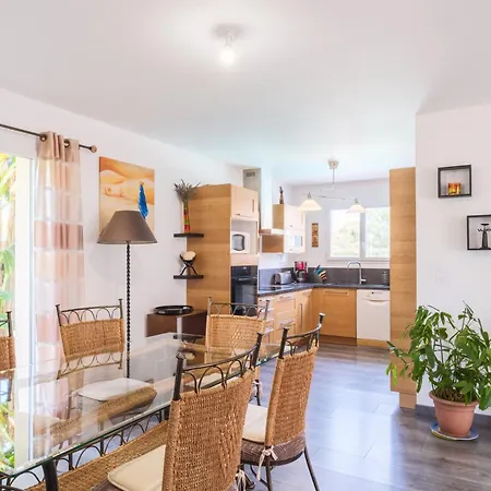 Charmante Maison Avec Piscine Apartmán *